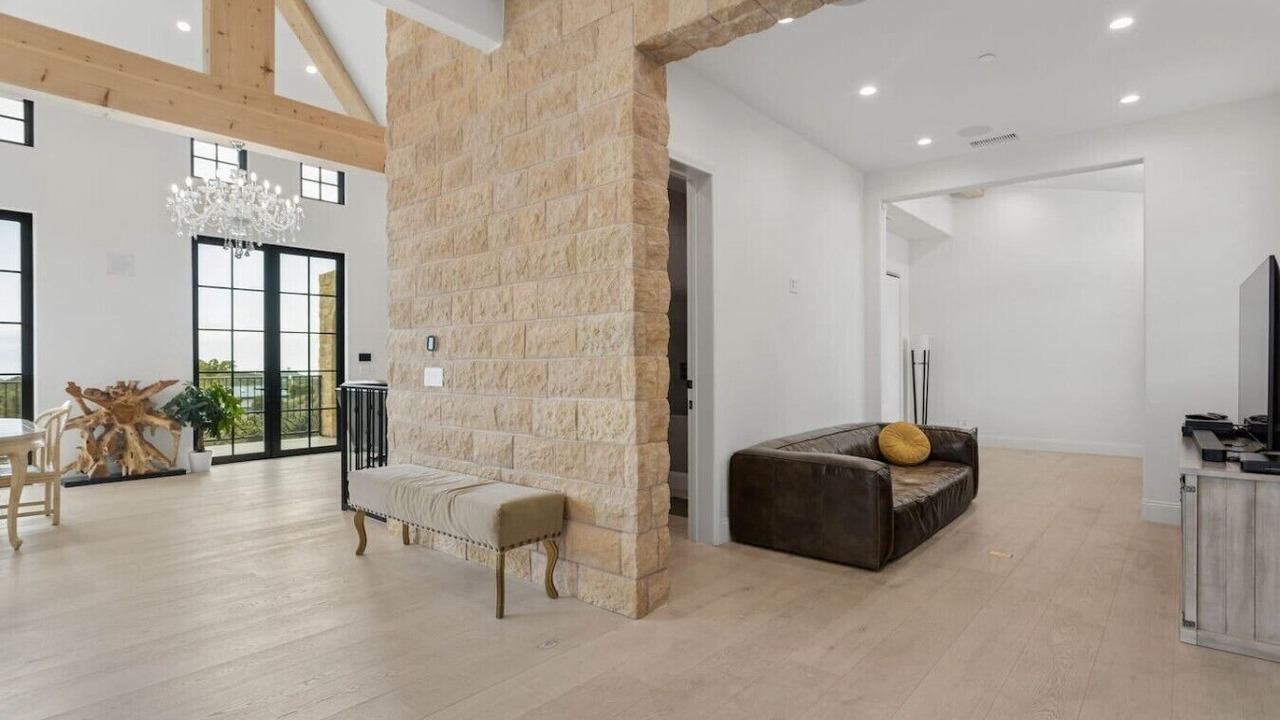 Photo of Livingroom in Malibu