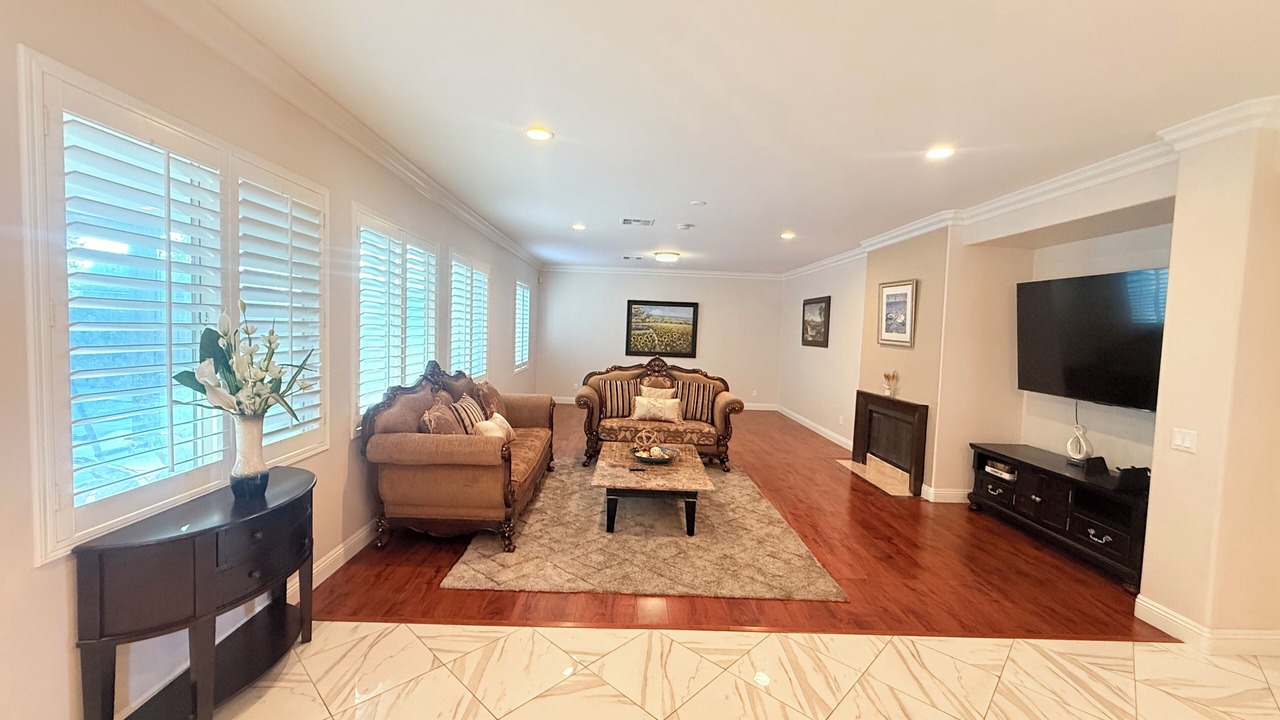 Photo of Livingroom in Eastvale Downs