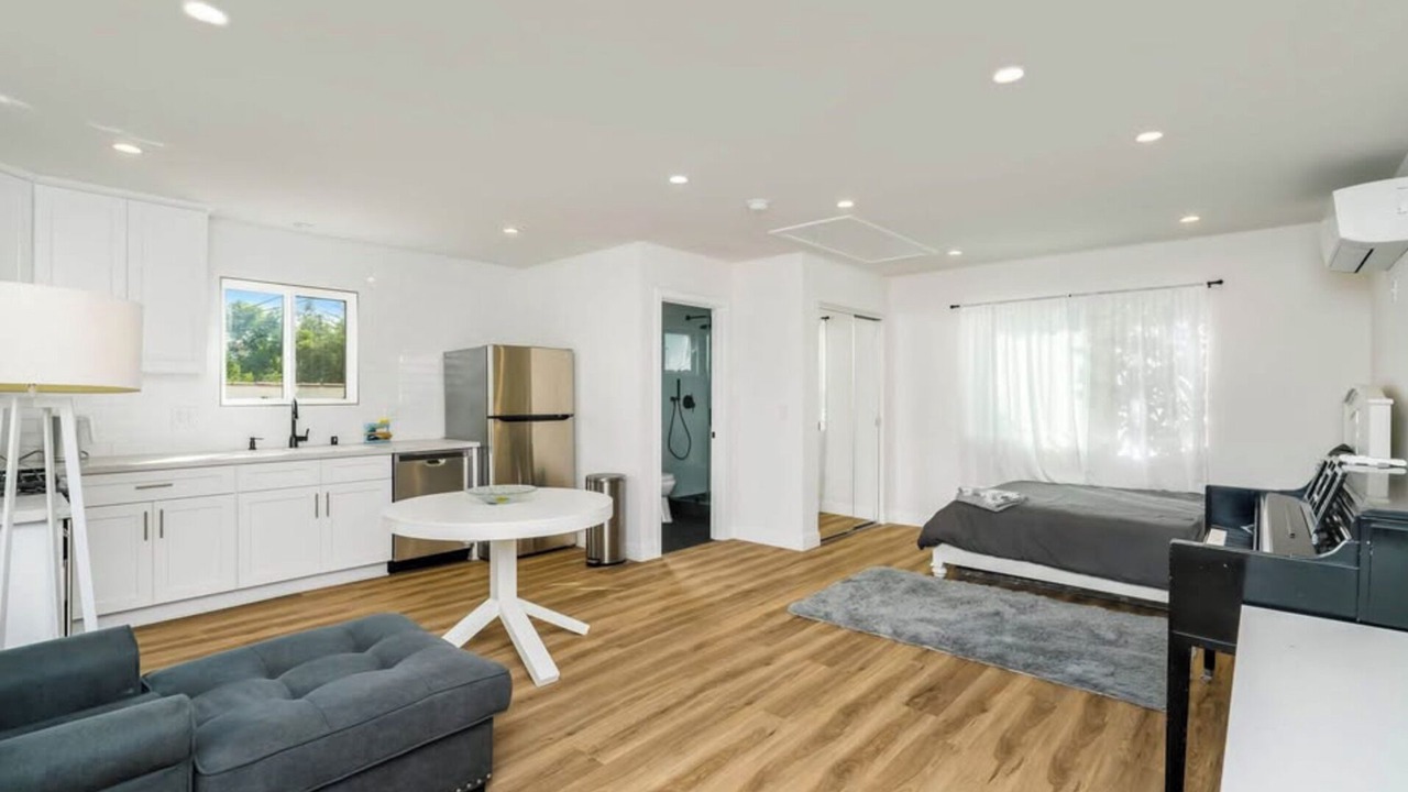 Photo of Bedroom in Miracle Mile