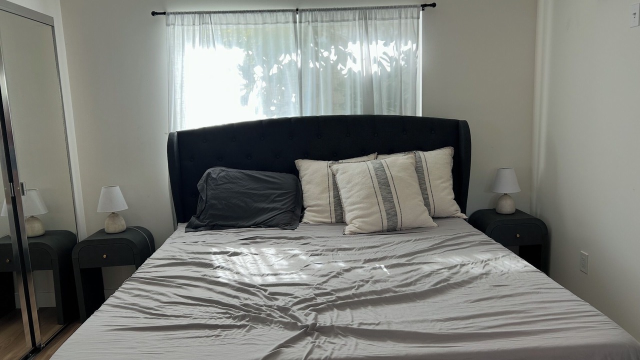 Photo of Bedroom in Miracle Mile