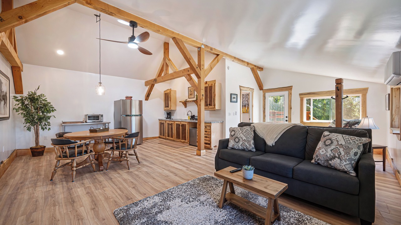 Photo of Livingroom in North Auburn