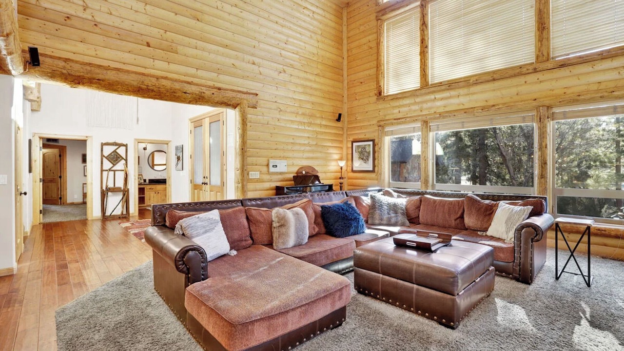 Photo of Livingroom in Fox Farm