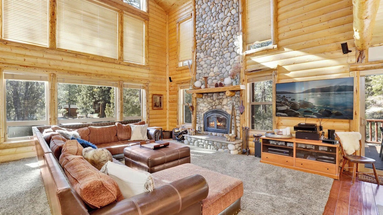 Photo of Livingroom in Fox Farm