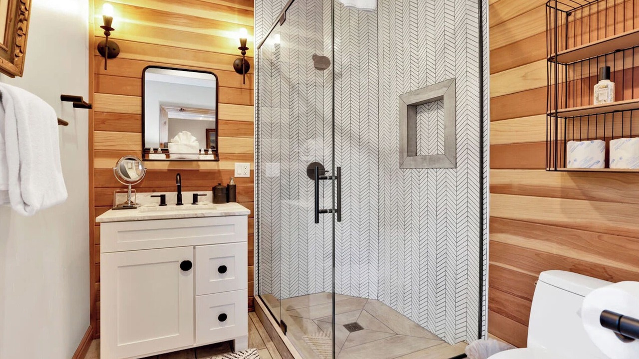 Photo of Bathroom in Fox Farm