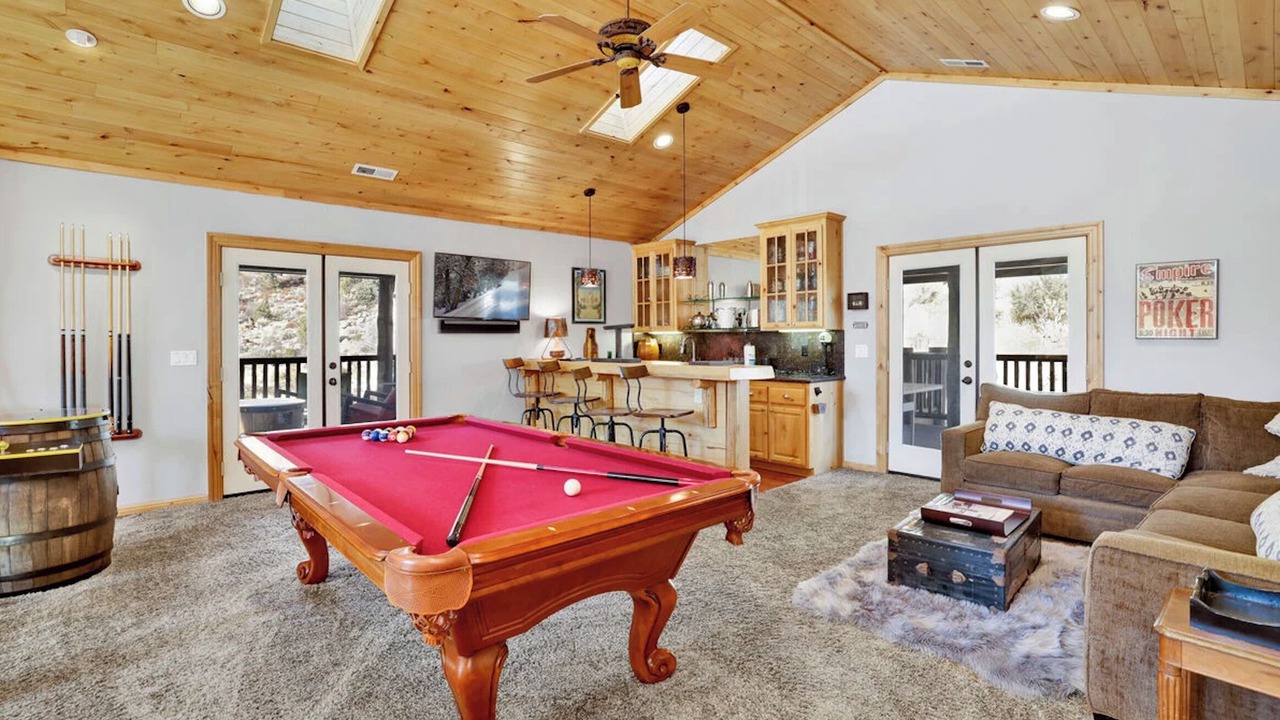 Photo of Livingroom in Fox Farm