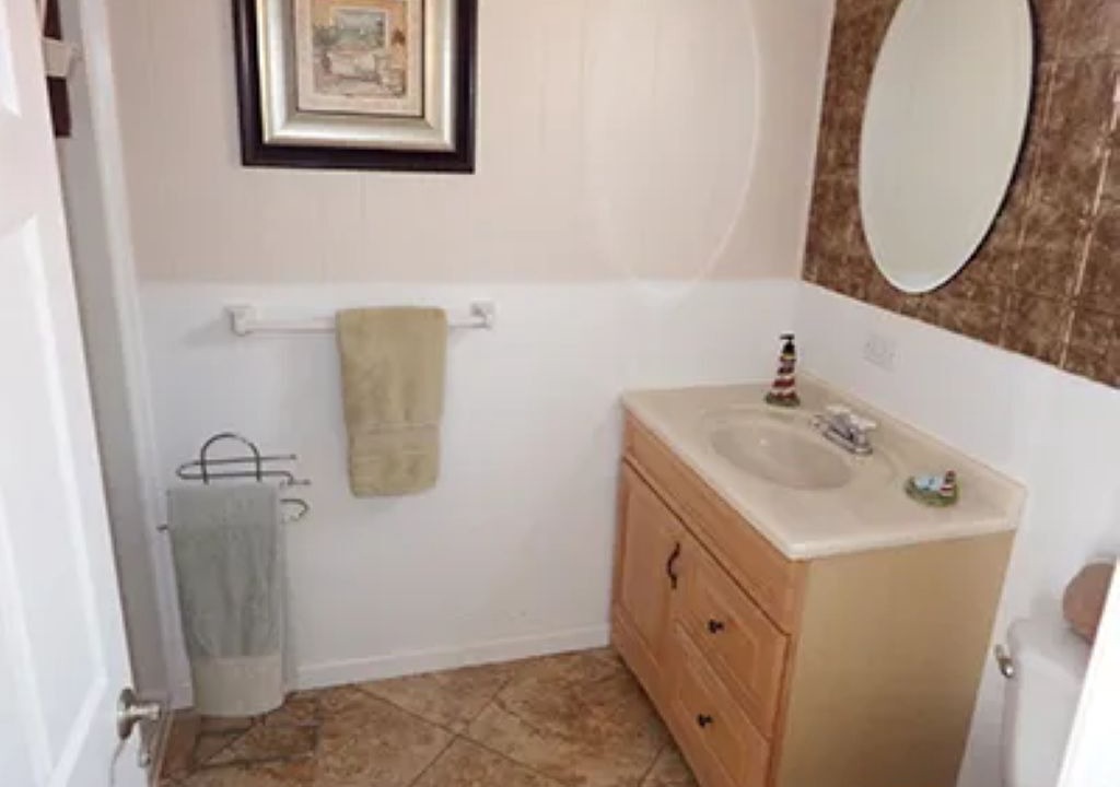Photo of Bathroom in Parker Strip