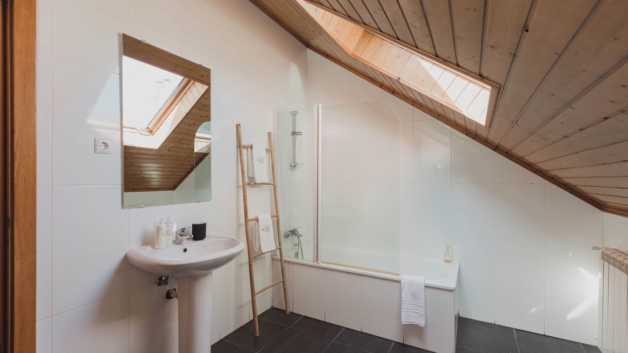 Photo of Bathroom in Penhas da Saude