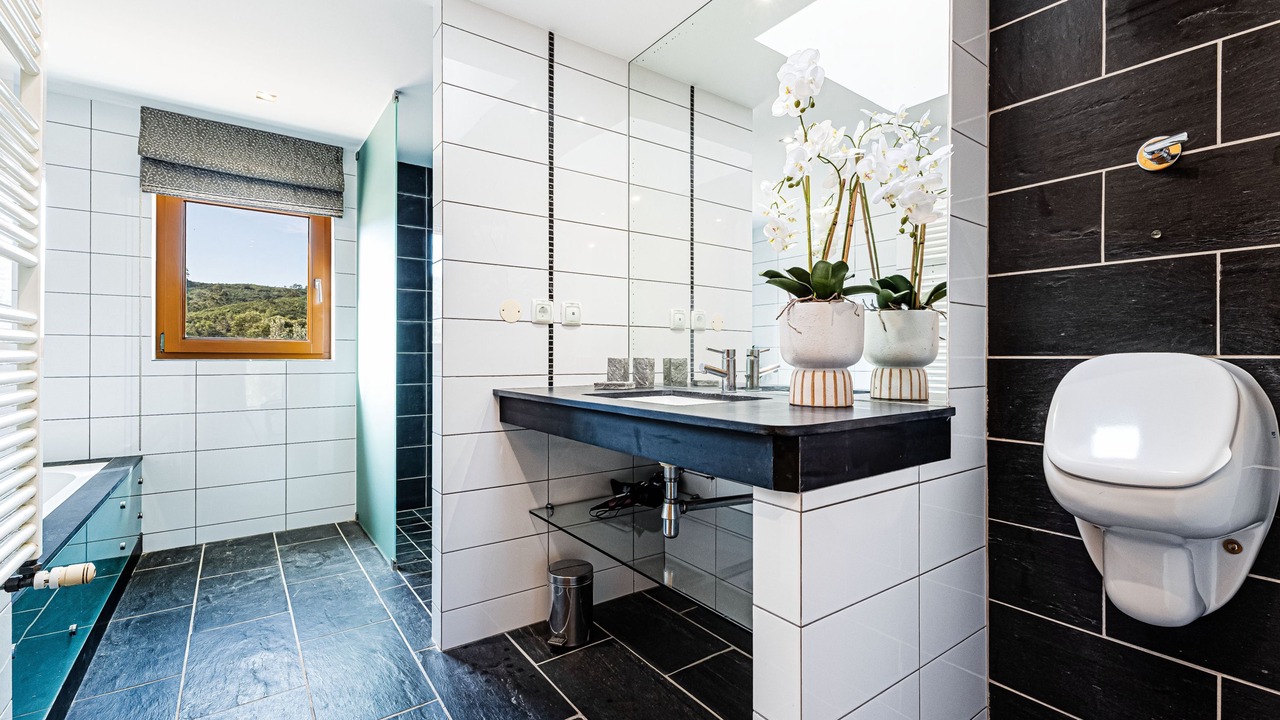 Photo of Bathroom in Marmelete