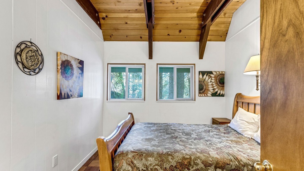 Photo of Bedroom in Bear Valley