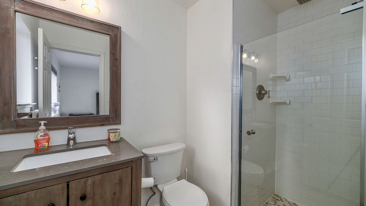 Photo of Bathroom in Lakeside Park