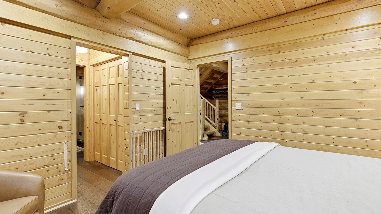 Photo of Bedroom in Bear Valley