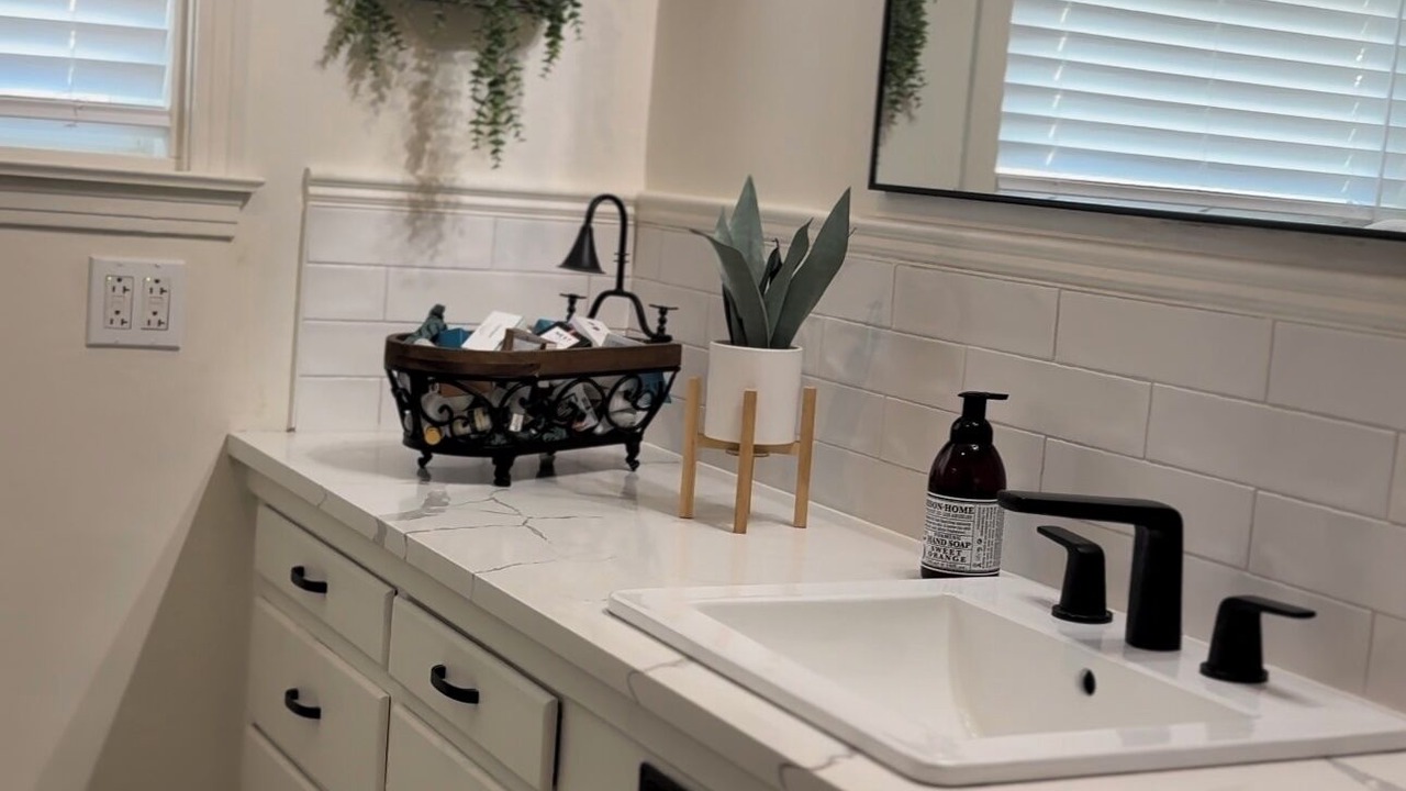 Photo of Bathroom in Raisin