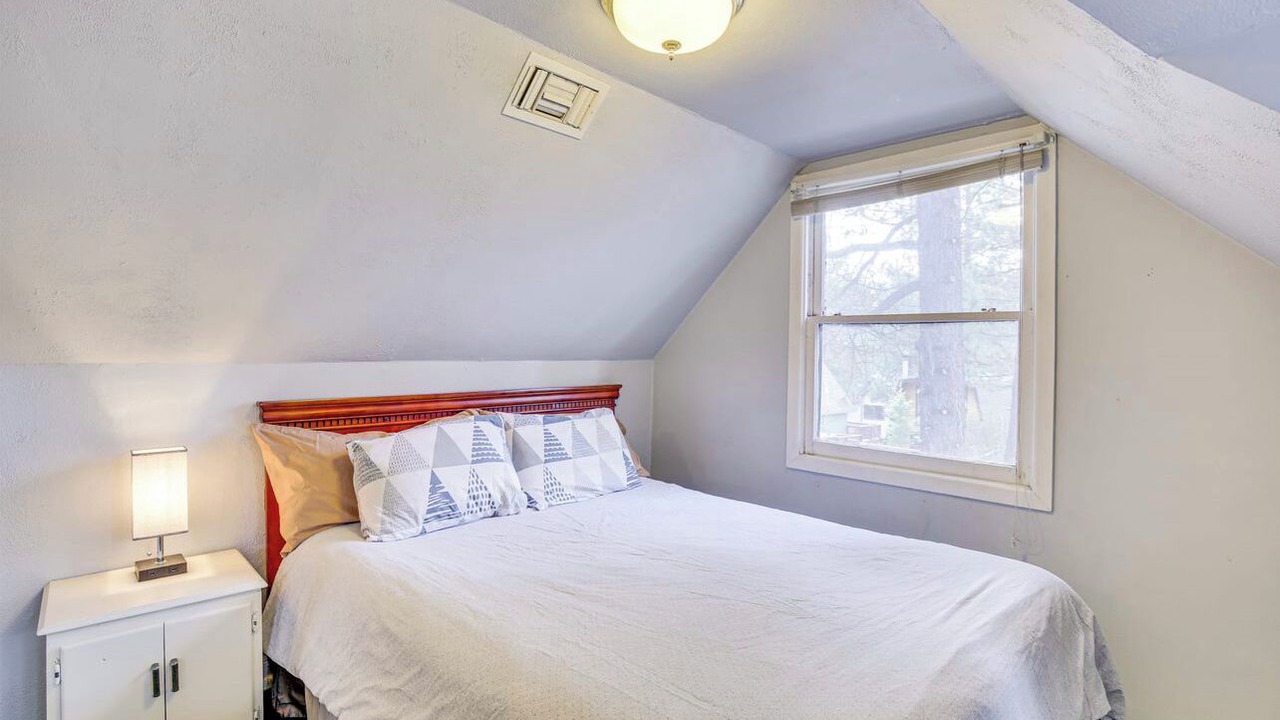 Photo of Bedroom in Big Bear Lake