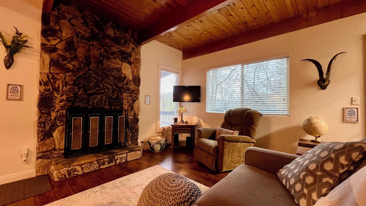 Photo of Livingroom in Arrowbear Lake