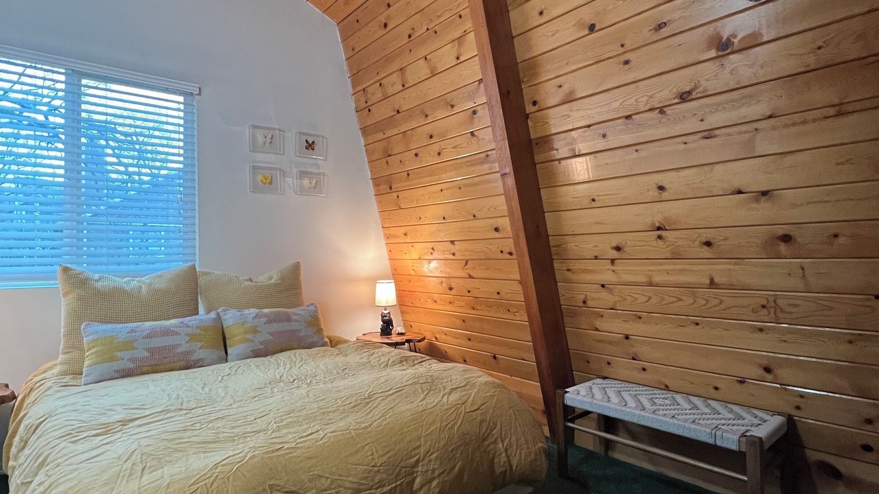 Photo of Bedroom in Arrowbear Lake