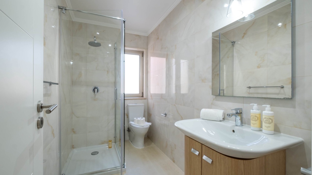 Photo of Bathroom in Estoril