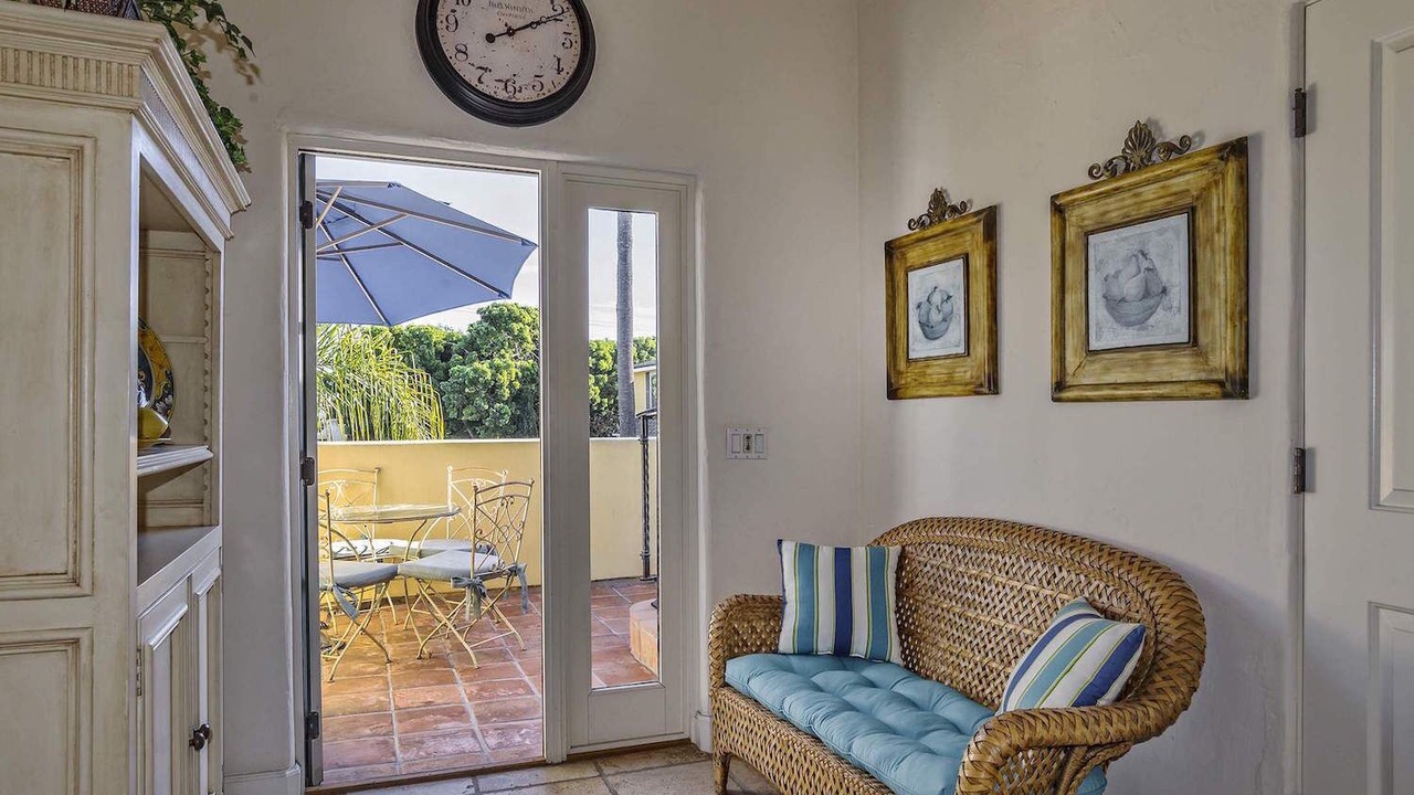 Photo of Patio Balcony in West Beach