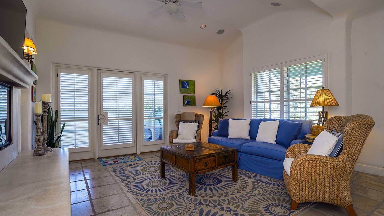 Photo of Livingroom in West Beach