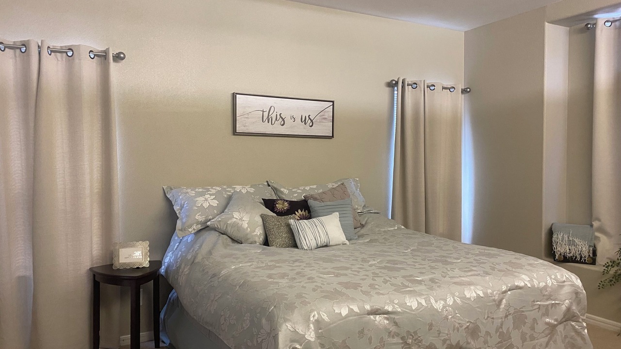 Photo of Bedroom in Needles