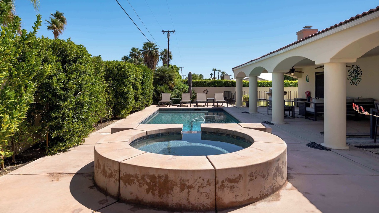 Photo of Outdoor in Racquet Club South