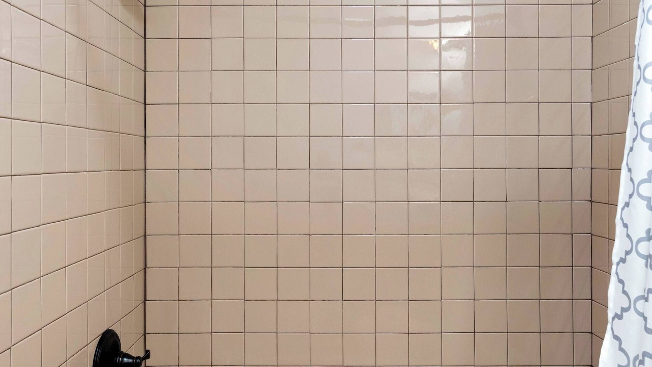 Photo of Bathroom in Racquet Club South