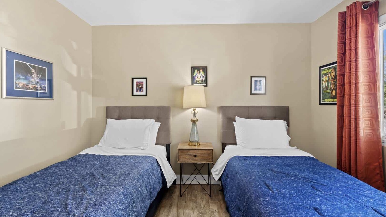 Photo of Bedroom in Racquet Club South
