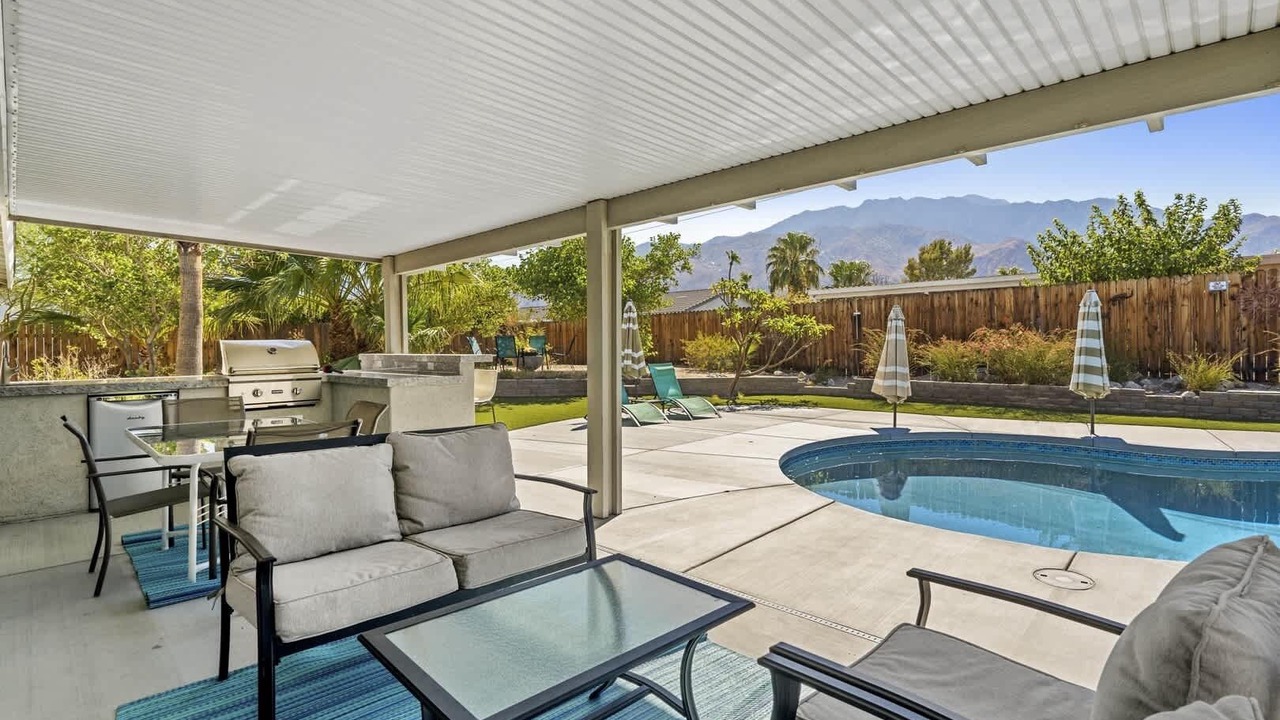 Photo of Outdoor in Racquet Club South