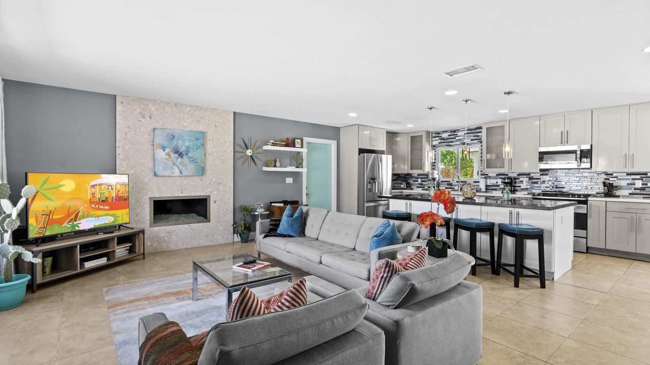 Photo of Bedroom in Racquet Club South