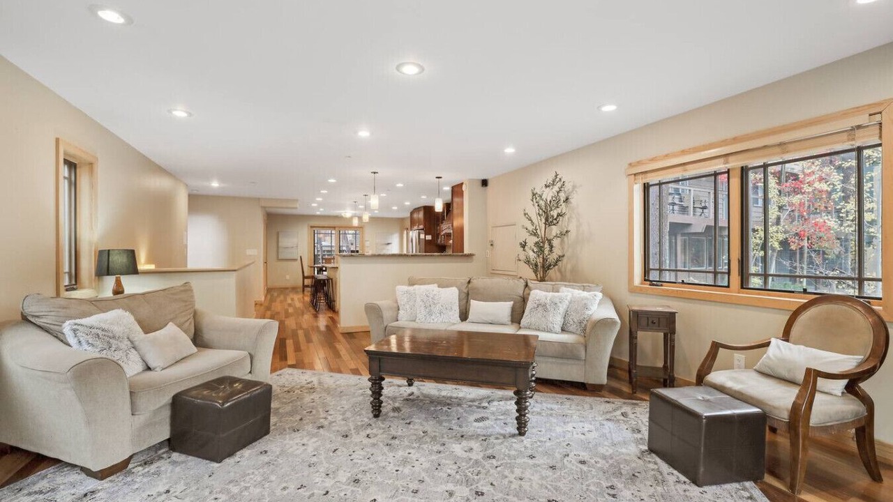 Photo of Livingroom in Lower Kingsbury