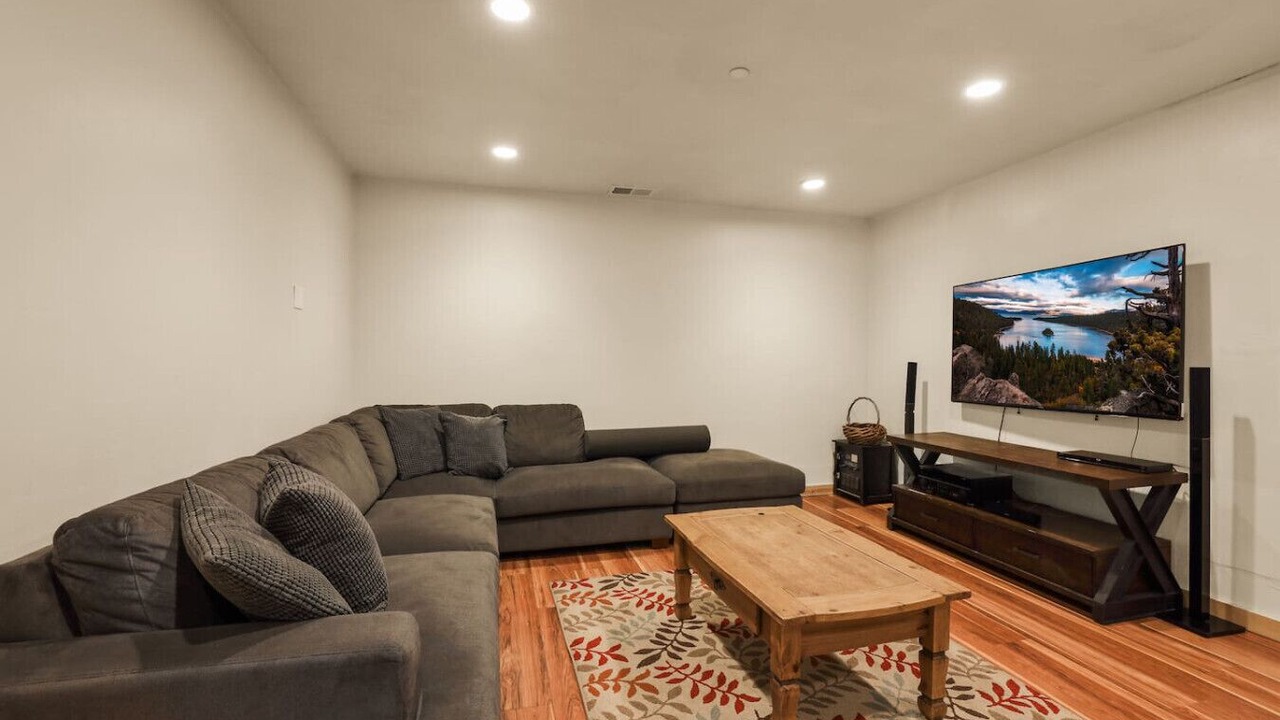 Photo of Livingroom in Lower Kingsbury