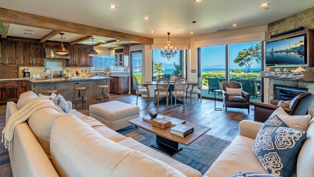 Photo of Livingroom in East Mesa