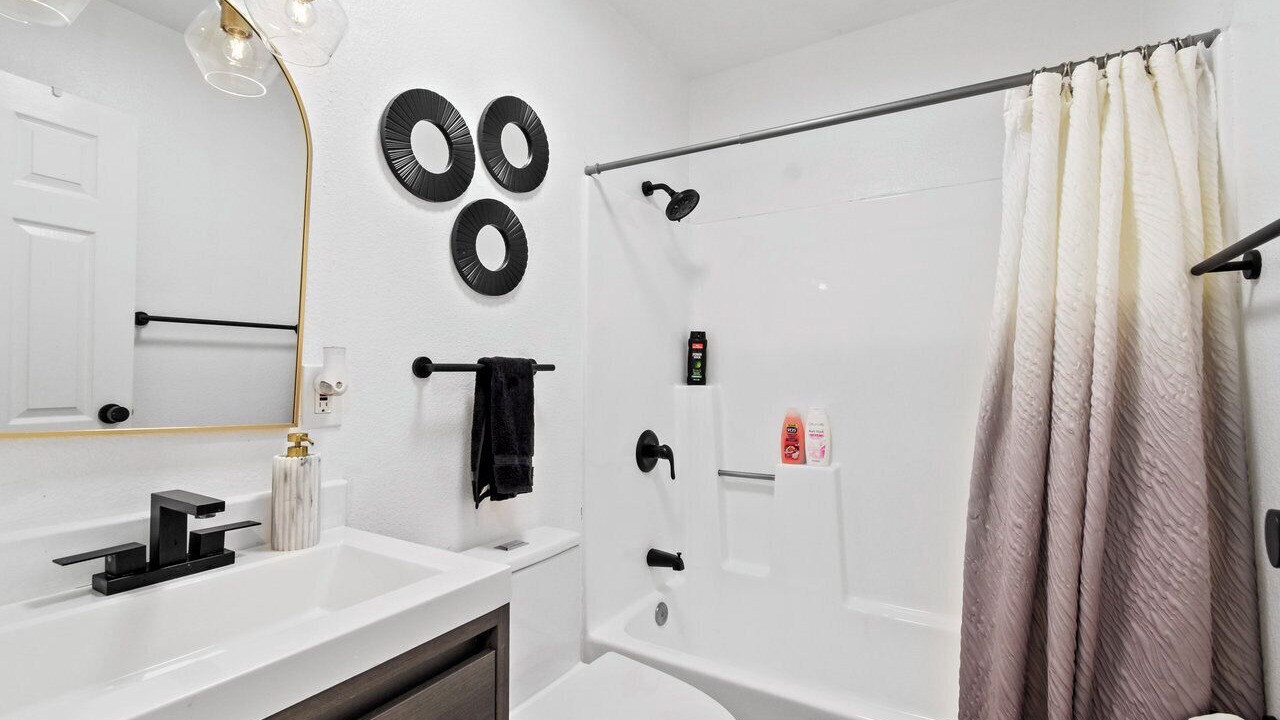 Photo of Bathroom in Encanto