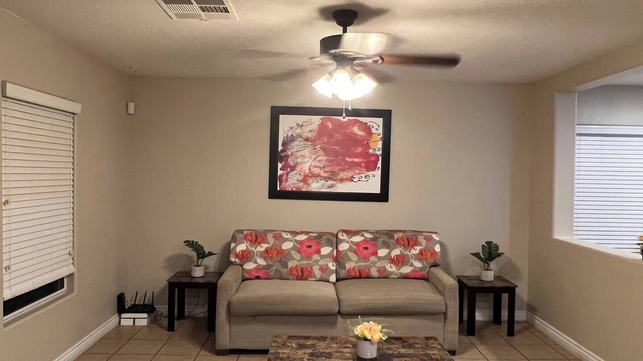 Photo of Livingroom in Sunrise Manor