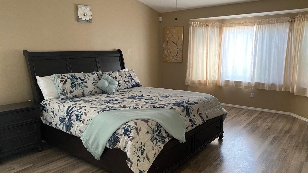 Photo of Bedroom in Sunrise Manor