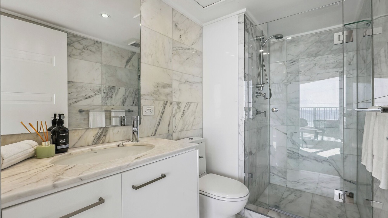 Photo of Bathroom in Main Beach
