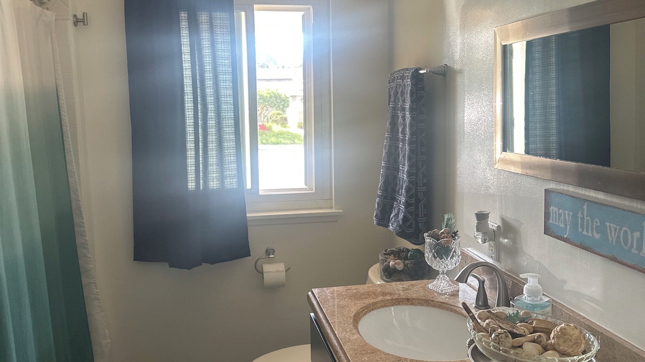 Photo of Bathroom in Harbor