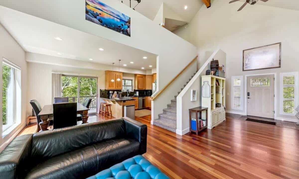 Photo of Livingroom in South Lake Tahoe