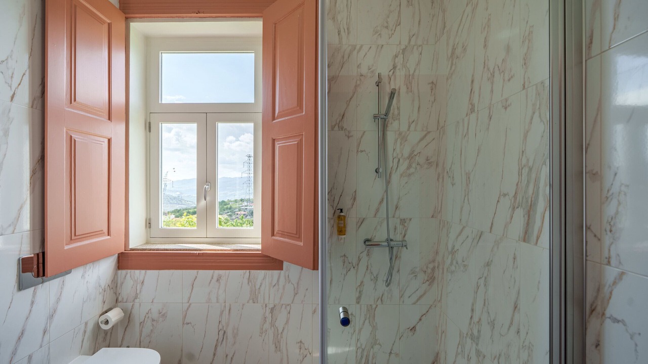 Photo of Bathroom in Sao Martinho de Mouros