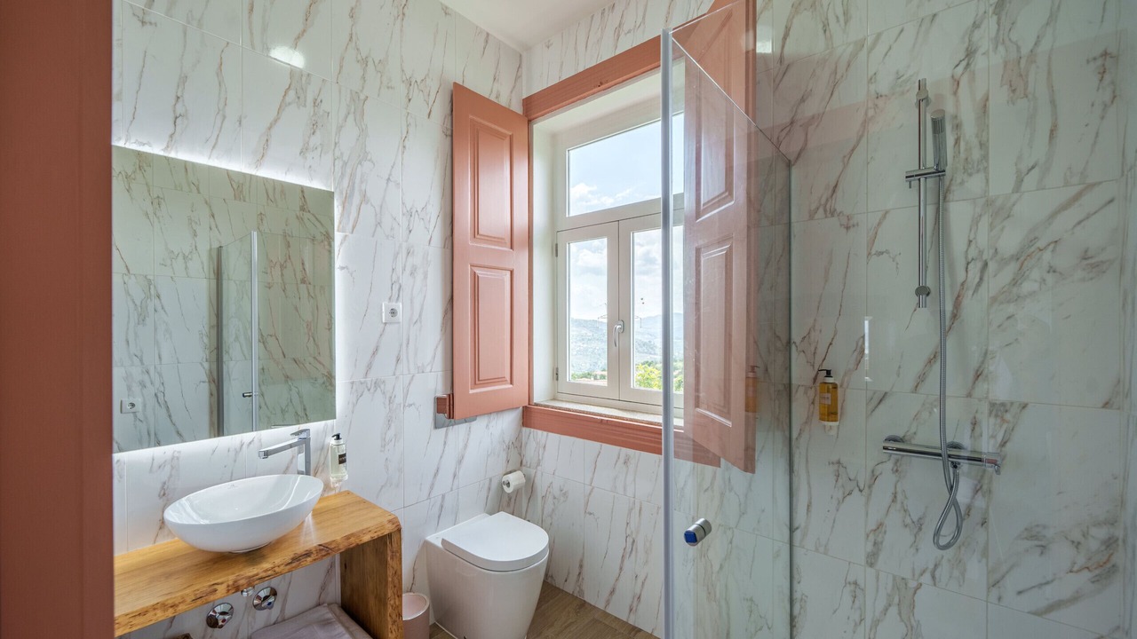 Photo of Bathroom in Sao Martinho de Mouros