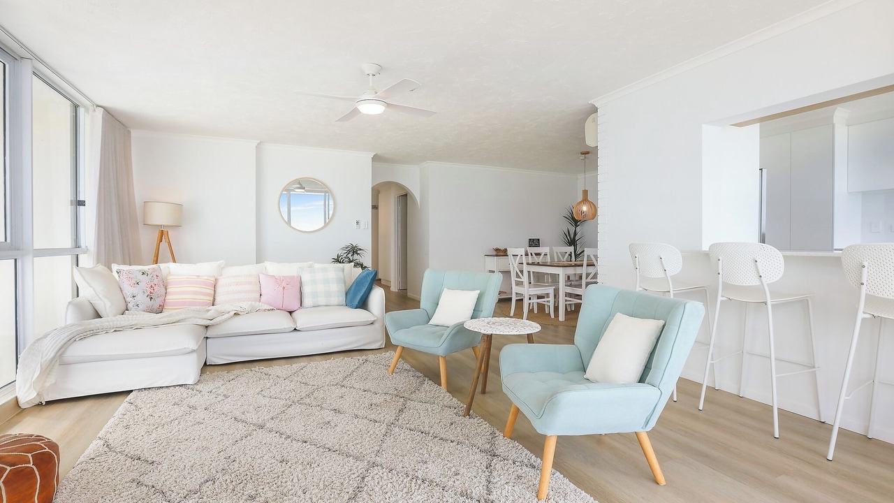 Photo of Livingroom in Main Beach