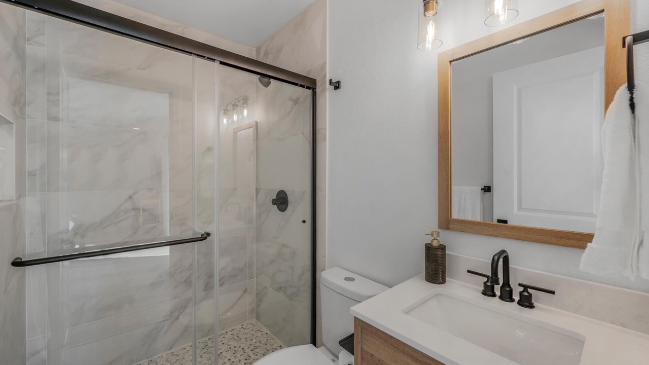 Photo of Bathroom in Raisin
