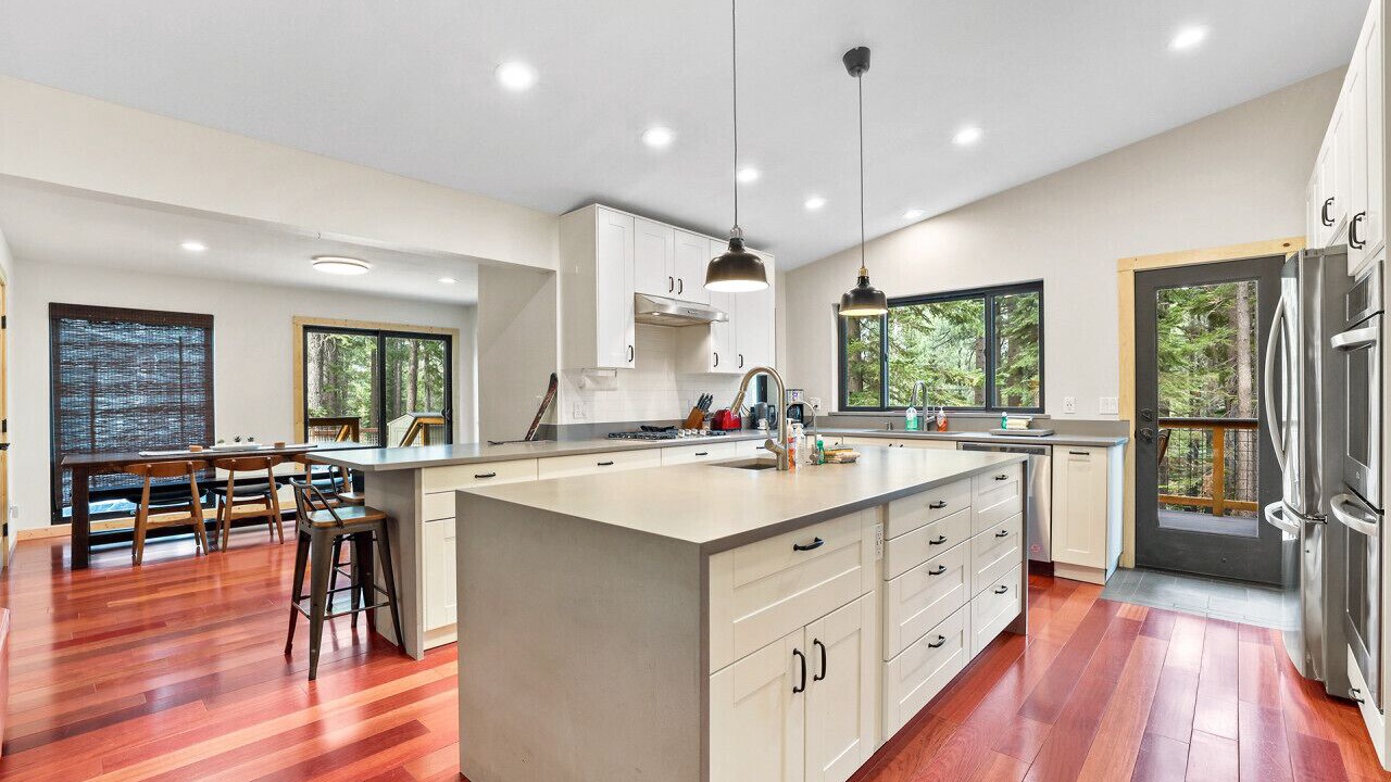 Photo of Bedroom in Mountain View Estates