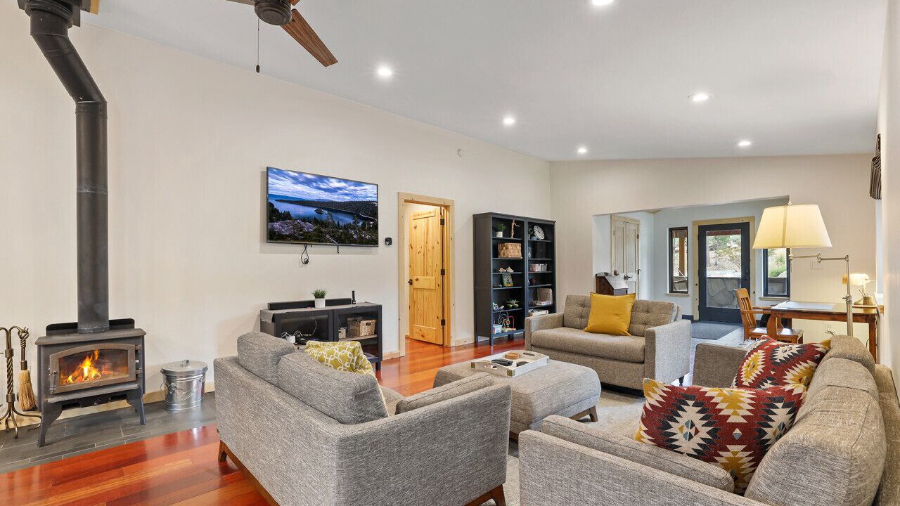Photo of Bedroom in Mountain View Estates