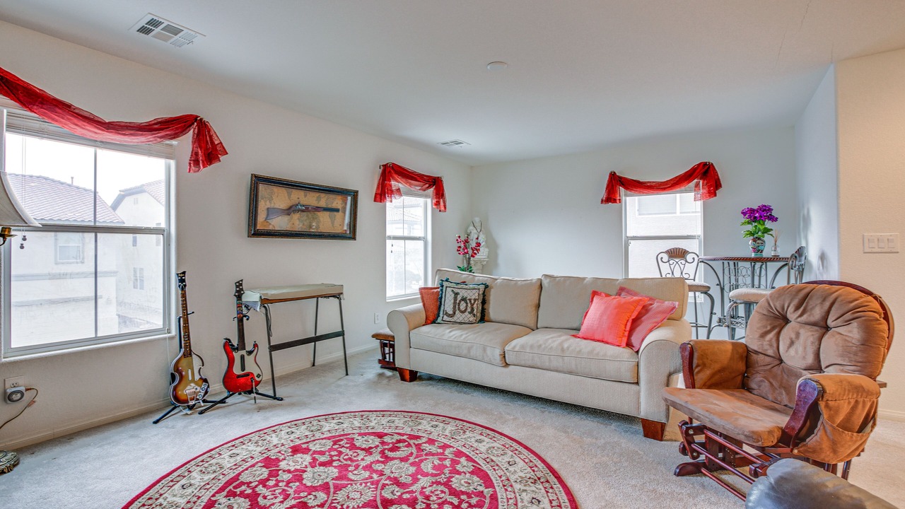 Photo of Livingroom in Spring Valley