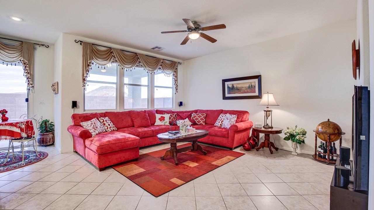 Photo of Livingroom in Spring Valley