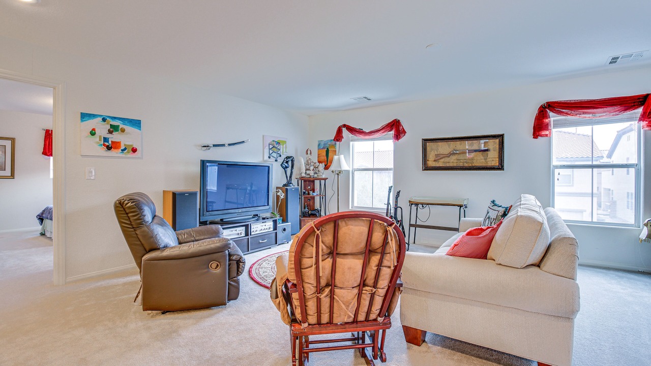 Photo of Livingroom in Spring Valley