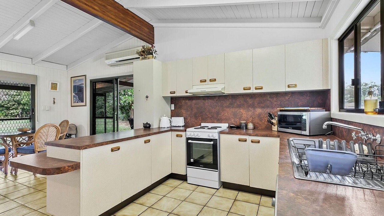 Photo of Kitchen in White Patch