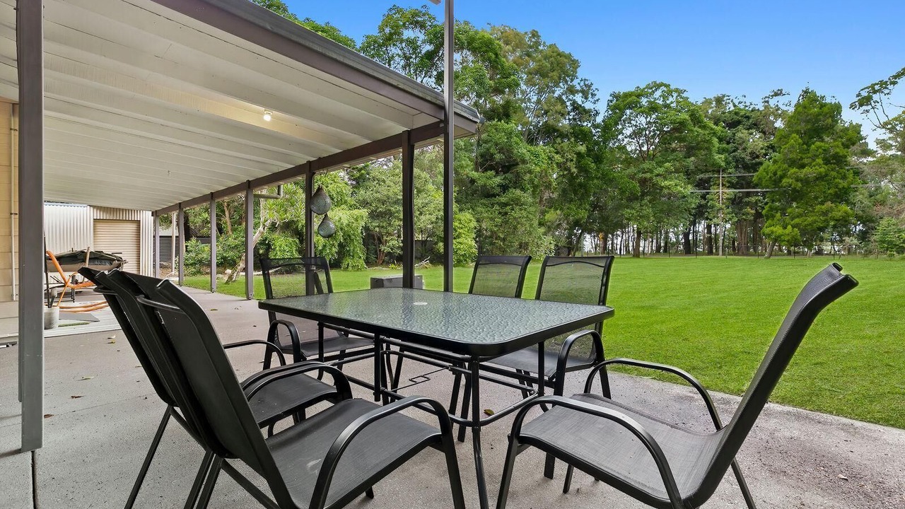Photo of Outdoor in White Patch