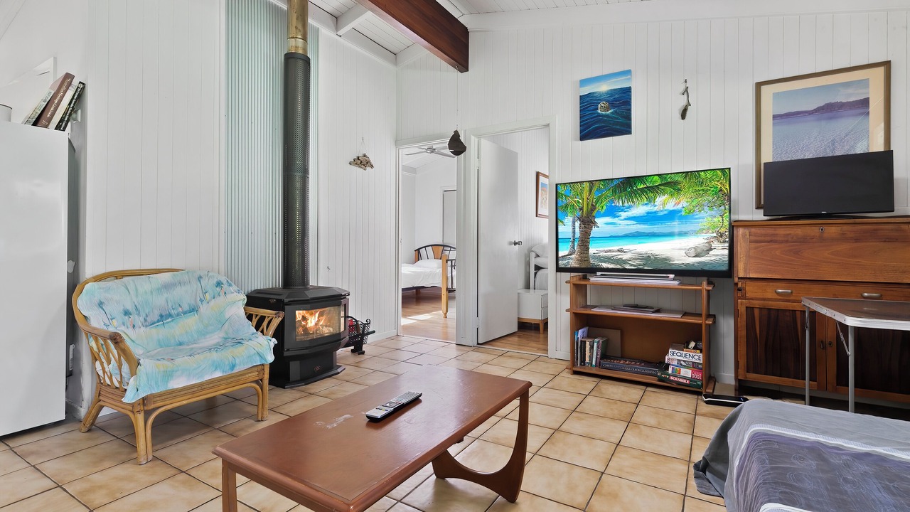 Photo of Livingroom in White Patch