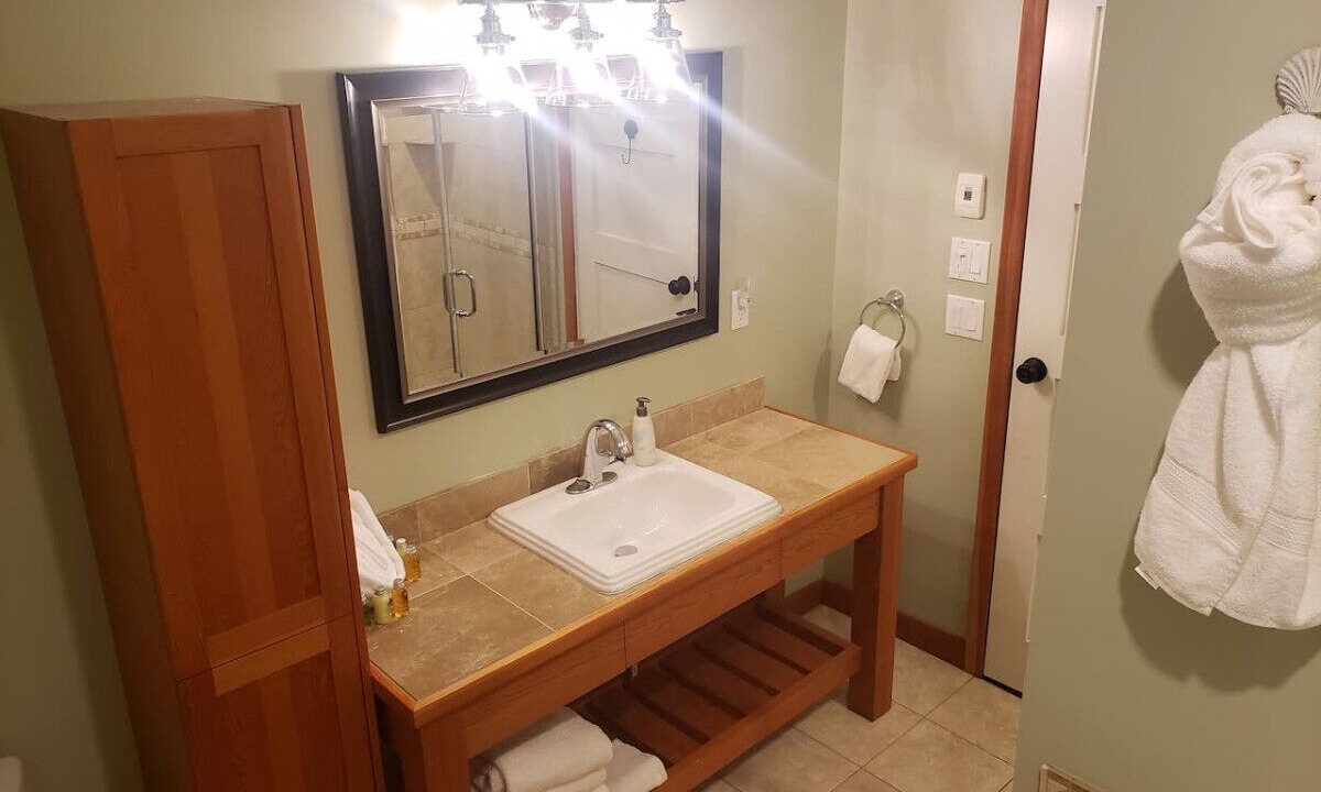 Photo of Bathroom in Ucluelet